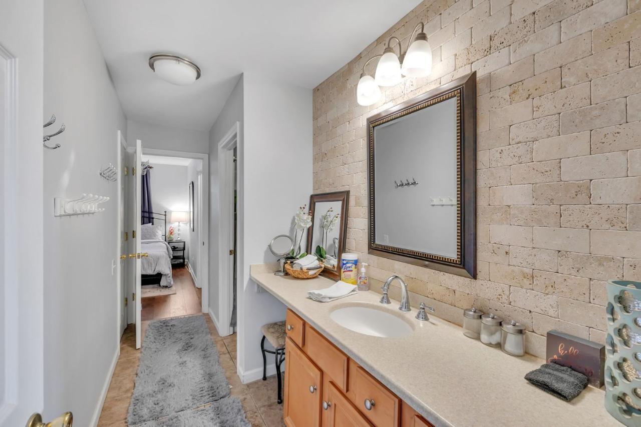 Nash Gold Private Condo - 2Bed, 2Bath, Sleep 6, 25 Min Walk To Broadway And All Nashville Attractions, Pool, Gym Eksteriør billede