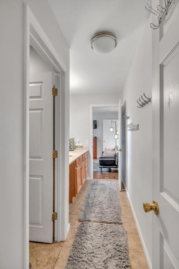 Nash Gold Private Condo - 2Bed, 2Bath, Sleep 6, 25 Min Walk To Broadway And All Nashville Attractions, Pool, Gym Eksteriør billede
