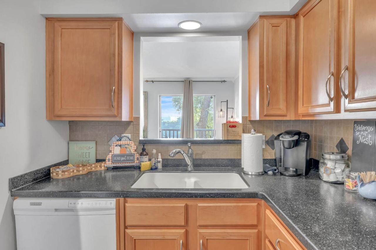 Nash Gold Private Condo - 2Bed, 2Bath, Sleep 6, 25 Min Walk To Broadway And All Nashville Attractions, Pool, Gym Eksteriør billede